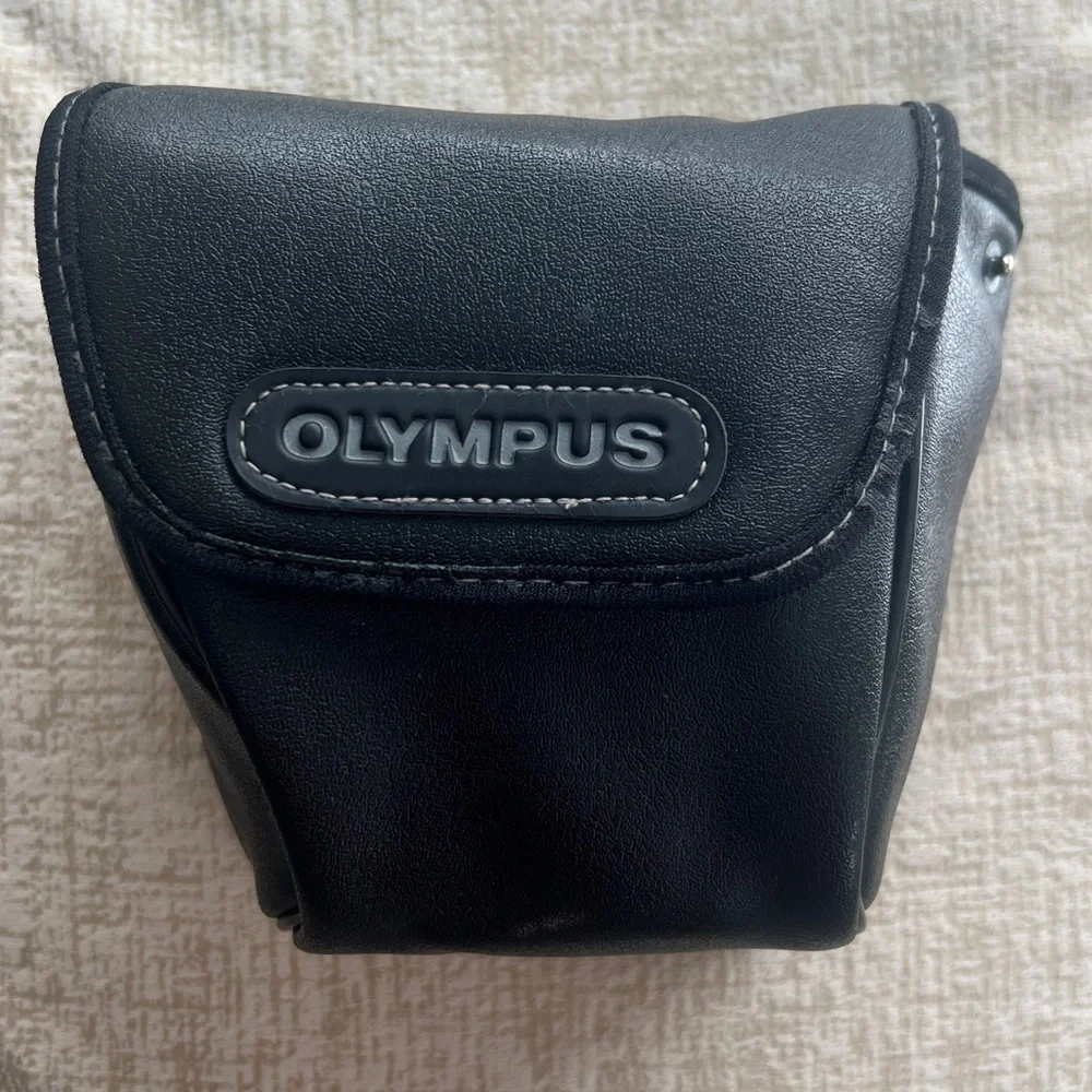 Olympus IS-20 DLX 35mm Film Camera & Camera Bag
